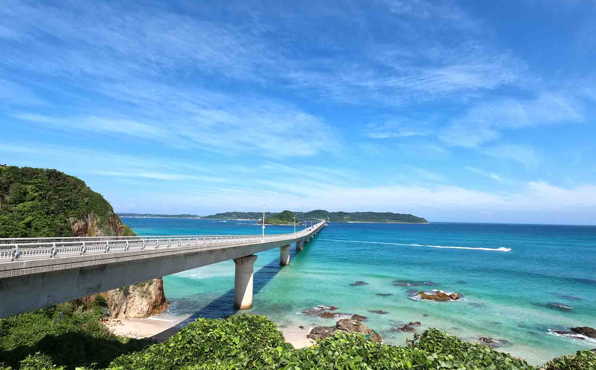 海の上を走る角島大橋絶景ライド（山口県）